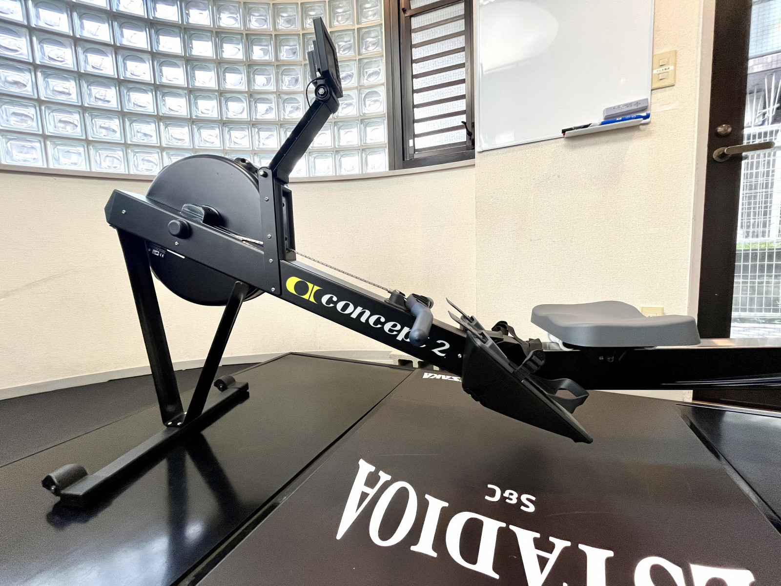 ESTADIOA S&C のトレーニング設備(Concept2 ローイングマシン)